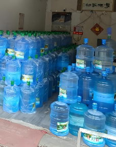 水站选址与启动：新水站如何选择人流量大且需求稳定的区域？